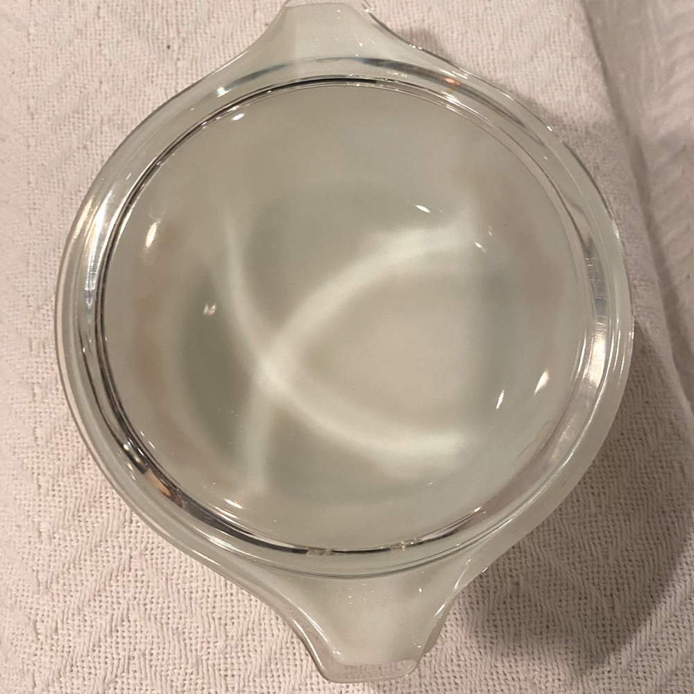 Small Pyrex Dish - Picture 2 of 3